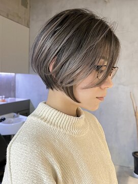 エリマ 調布(elima) ショートヘア顔周りレイヤーブリーチダブルカラーショートボブ