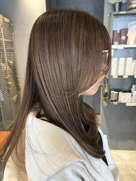 インス(ensue) 冬の小顔◎フェイスレイヤー×ベージュ20代30代韓国風