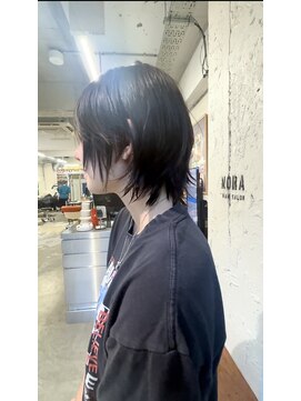 ノラ シブヤ(NORA) ★ミディアムウルフハッシュカットハイレイヤーミディアムレイヤ
