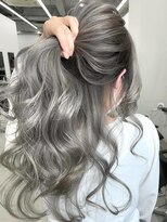 リノート バイ エゴル 太田川(Linoet by ENGOL)&nbsp;シャドウルーツバレイヤージュシルバーアッシュハイトーンカラー