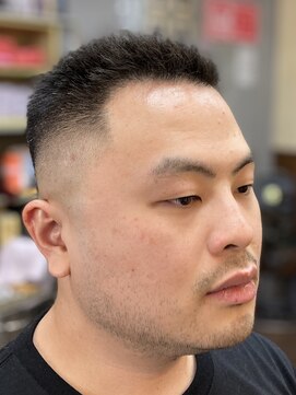 ズーム(ZOOM) スキンフェードショートスタイル