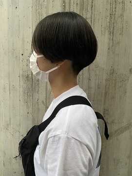 リバレッジ 広尾(Leverage) レディース刈り上げ前下がりショート