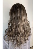 エル オオサカ 心斎橋店(L. OSAKA)&nbsp;オリーブアッシュベージュロング_セクションカラー_Y18