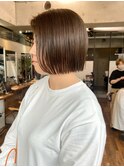 アッシュベージュボブロブぷつっとカット長め前髪大人かわいい