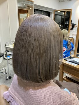 フツーロ 栄(FUTURO) 透明感UP！ミルキーベージュ