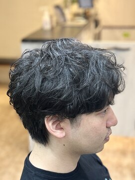 リリー(Lily) ナチュラルで格好良いゆるふわパーマ