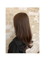 エルサフィロ キタハマ(el zafiro kitahama)&nbsp;20×30×40代×ツヤカラー×アッシュグレージュ×外ハネ