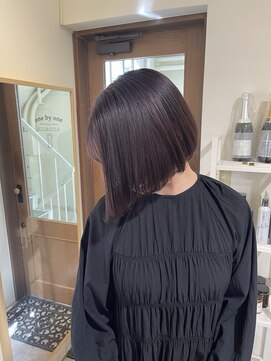 ワンバイワンクラッカ(one by one CLACCA) 前下がりミディアムボブ