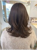 赤羽2025人気ヘアミディアムレイヤーツヤカラー