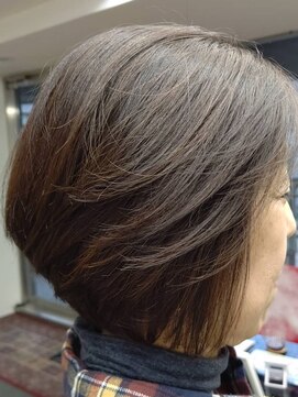 ブランシュ(BLANCHE) 前下がり大人ボブ