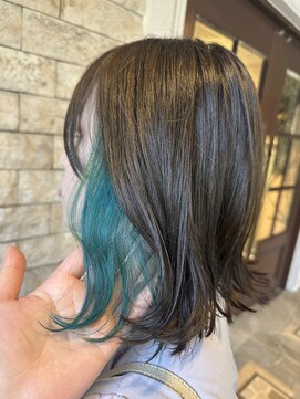 フラット 千葉(Flat.) イヤリングカラー×ブルーグリーン【千葉駅・千葉駅東口】