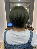 深みグリーンカラー