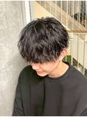 スペインカールスパイキーショートブルーブラックフェザーパーマ