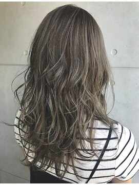 ヘアセラピー サラ(hair therapy Sara) sara.夏にぴったり外国人風グレージュ3Dカラー◎