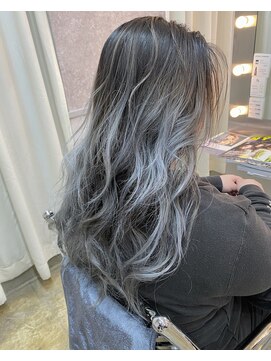 ワーカー ミミ(worker MIMI) ホワイトバレイヤージュカラー