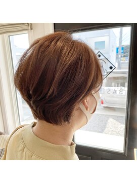 ベースヘアー(BASE hair) くびれショート♪耳掛け美シルエット◎