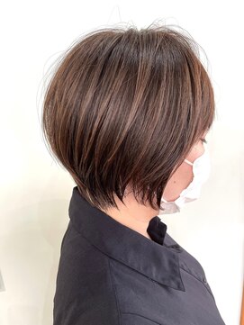 エース(Ace.) 襟足スッキリショート×シルキーベージュ