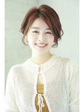 ガーランド (Garland) 大人ショート/ショートボブ/マチルダボブ/ピンクベージュ/卵型