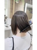 白髪ぼかしオリジナルハイライト　切りっぱなしボブ