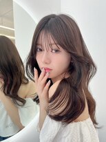 アイヴィー(IVY)&nbsp;レイヤーカット　顔まわりカット　シースルーバング　ツヤカラー