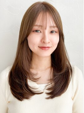 アグノス 青山(Agnos) ホワイトグレージュ艶感外ハネボブワンカールサイドバング