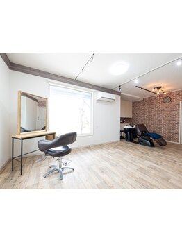 『お子様連れ』『家族連れ』大歓迎♪カウンセリングから仕上げまで全て担当！広々空間でリラックスタイム☆