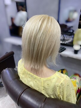 グラッジ 池袋(GLADGE) ホワイトブロンド