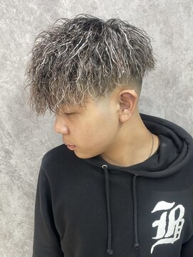 ダズルヘアーエイチ(DAZZLE hair H) ツイストスパイラルパーマホワイトメッシュツイストハイライト