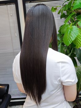 髪のダメージ、パサつきが気になる方に！髪の内部から補修し、指通りなめらかなうる艶美髪に♪