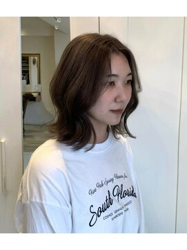 ラトゥアルーチェ(La tua Luce) オリーブベージュとくびれボブ