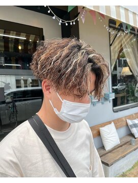 エディ(Edy) ツイストスパイラルパーマツイスパマッシュケアブリーチ眉カット