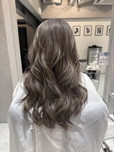 タカハシ ヘア アンド スパ(TAKAHASHI HAIR&SPA) プラチナミルクティーハイライト
