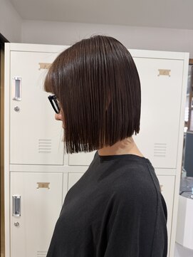 ウタシロイロ(uta shiroiro) パッっとボブ