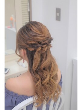 リサ 恵比寿(risa.) キレイめルーズなハーフアップ