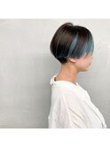 #刈り上げジェンダーショート×セクションスカイブルー