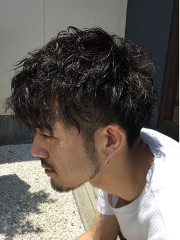 【一席のみ◆マンツーマンBARBER】オトコの魅力を底上げする繊細な技術☆遊び心を忘れないパーマスタイルも