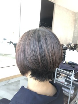 セラ(SERA) 大人かわいいショートスタイル