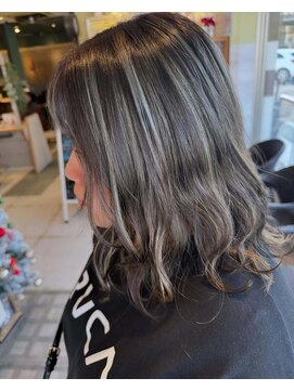 アースオーセンティック 徳島北島店(EARTH Authentic) ブリーチ×アドミオカラー