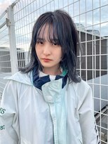 ロマーリ 岡山店(LOMARLIE)&nbsp;ネイビーカラーのウルフスタイル_顔まわり似合わせカット