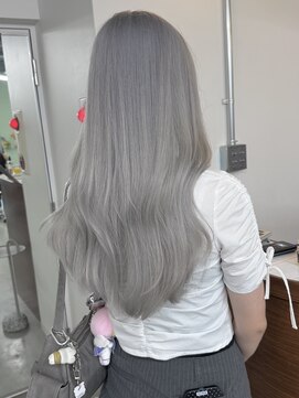 リヴ ウメダ(LIV umeda) ホワイトシルバー/トリプルカラー/ブリーチ2回/秋冬カラー