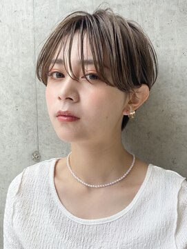ラダ(Lada) 【LadA 城本英恵】 スリークなショートヘア