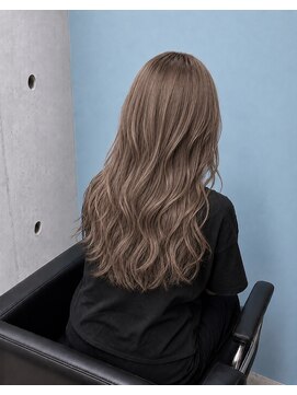 グラッジ 池袋(GLADGE) 1~2回ブリーチでできるヘーゼルベージュ