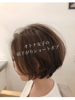 ノア(Noa) オトナ女子の前下がりショートボブ