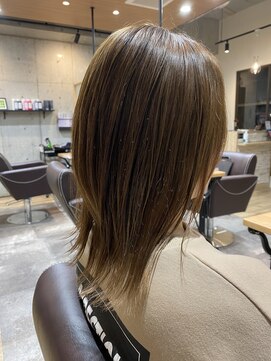 セプトヘア(sept hair) 外ハネミディアムレイヤー