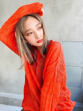 エース (ACE) ACE ブランドベージュ×外はねミディ