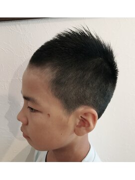 アメリア(Amelia) ソフトモヒカン キッズカット