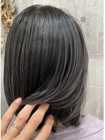 ビスポーク(BESPOKE)&nbsp;大人可愛いグレー系ハイライトバレイヤージュ