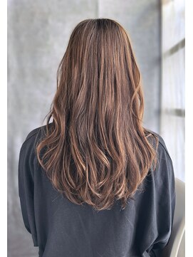 ミラー プラス エヌ(MIRROR+n) 20代30代40代 くびれをつくってしなやかロング【宝塚】