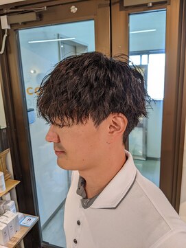 コワファーストナガサキシャンプーボーイ(COIFF1RST NAGASAKI SHAMPOO BOY) 平行マッシュ×ツイストスパイラルパーマ