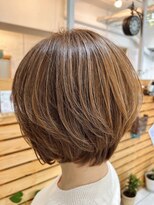 コンフィープラス(comfy plus)&nbsp;20代30代40代ミルクティベージュ小顔くびれショート透明感美肌